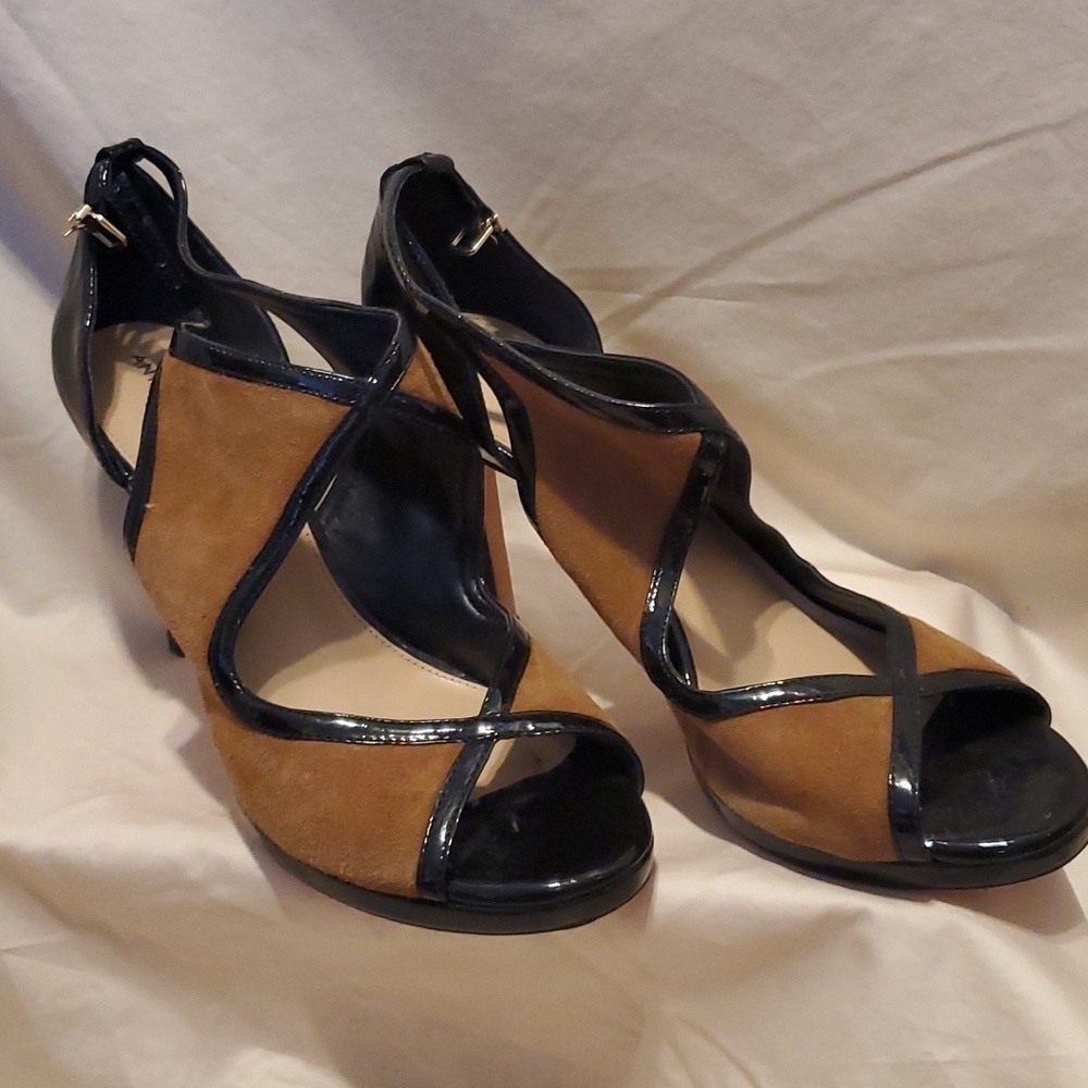 Antonio Melani Black and Tan Stillettos SZ 10